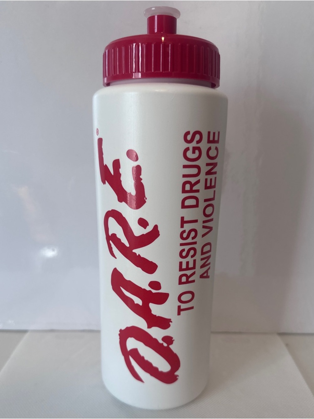 D.A.R.E. Resist Drugs & Violence. Vintage Sports Water Bottle New Motivational